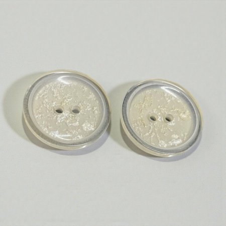 زر ملابس أيفوري