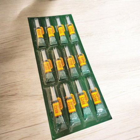 لاصق Super Glue