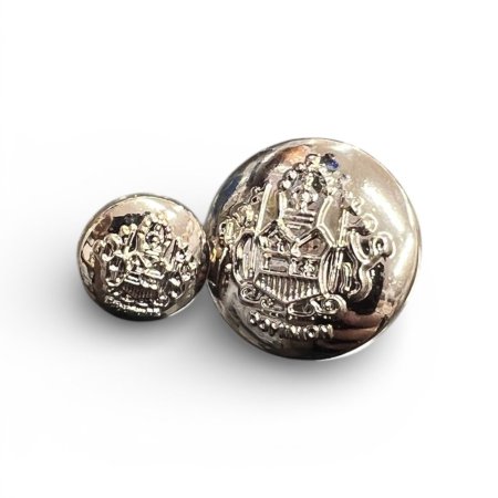 زر ملابس منقش